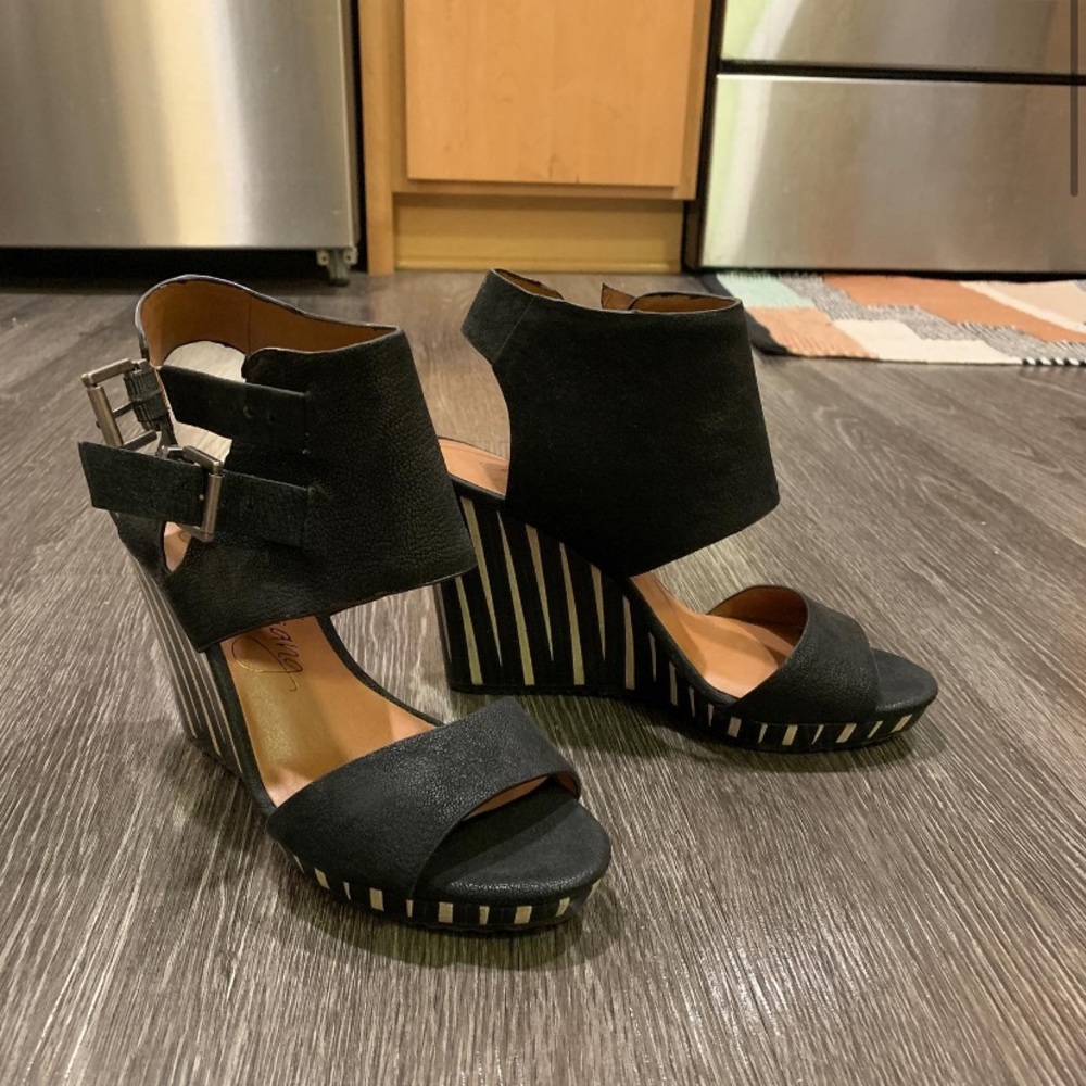 Wedge heels - black and white - size 7.5